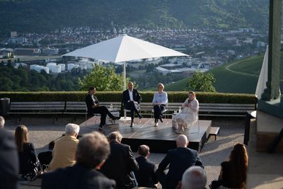 Grabkapelle auf dem Württemberg, Festakt mit Podiumsdiskussion